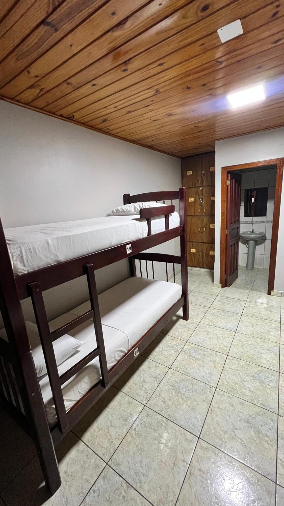 Hostel Peter Pan Puerto Iguazu Luaran gambar